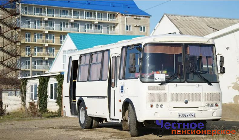 При уборке морских пляжей от мазута волонтеры активно пользуются техникой, предоставленной компанией «ОТЭКО»