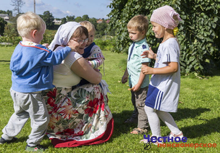Кому из женщин добавят трудовой стаж для пенсии, рассказали в минтруде России