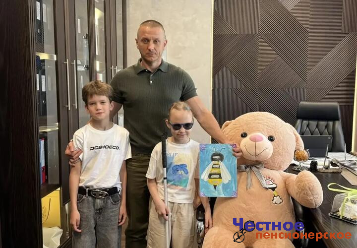 Депутат гордумы Краснодара Андрей Анашкин поздравил с Днем защиты детей маленьких жителей хутора Ленина