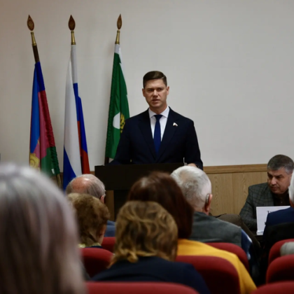 Депутат Госдумы Алтухов и депутат ЗСК Булдиный встретились с активом Апшеронского района, чтобы узнать, что больше всего волнует жителей