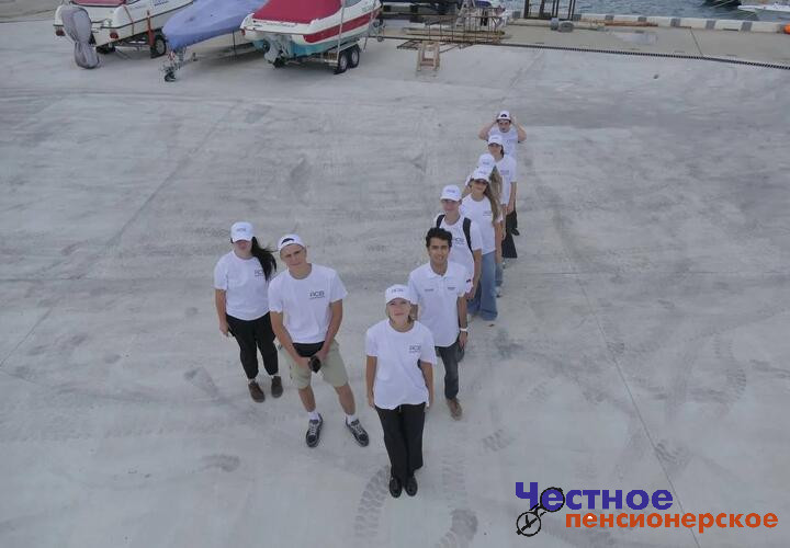 Активисты привели в порядок берег у мемориала «Малая Земля» в Новороссийске и детскую площадку в Геленджике
