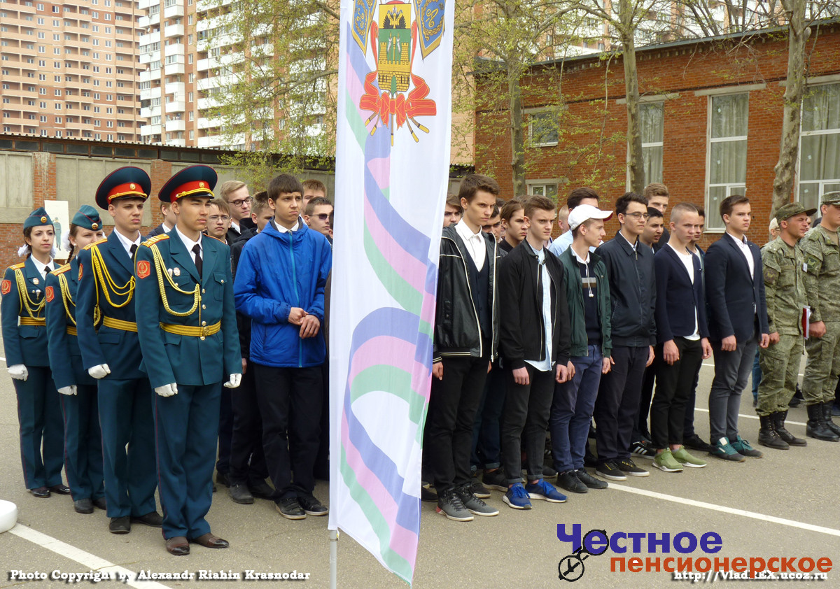 150 новобранцев проводили в армию в Краснодаре. Фоторепортаж