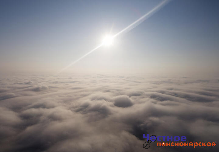 Потоки солнечного ветра «пролились» в космическое пространство и вызвали магнитную бурю на Земле