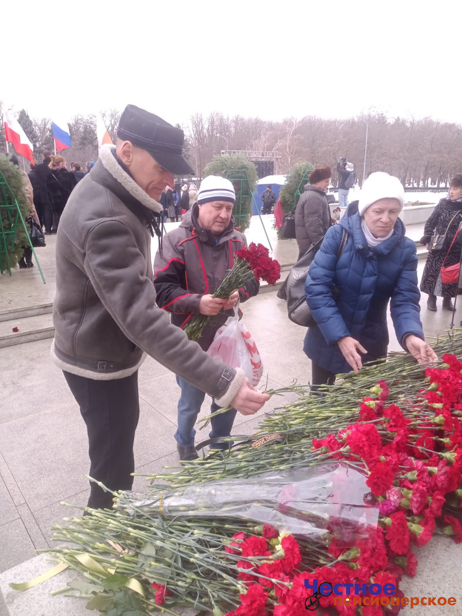 В Краснодаре возложили цветы в память о 13 тыс. жертвах фашистского террора