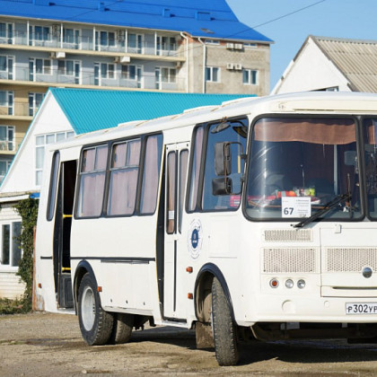 Техника компании «ОТЭКО» продолжает помогать в уборке пляжей Темрюкского района от мазута.