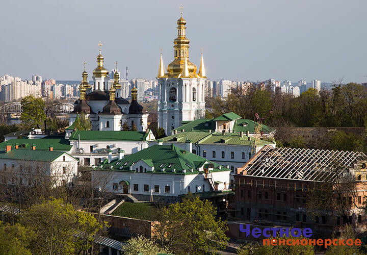 Грабеж: Киев вывозит православные реликвии из Киево-Печерской лавры