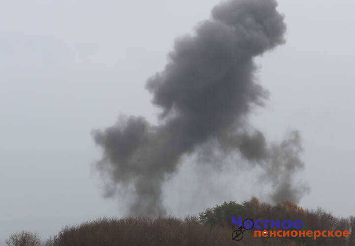 Из-за падения БПЛА в Воронежской области задерживаются 19 поездов, а в Ростовской - загорелось промпредприятие: что произошло, пока вы спали