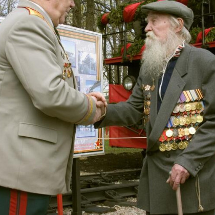 Пенсионерам обещают памятные медали к 9 мая и оставляют у разбитого корыта: безжалостные мошенники стали ещё изощреннее