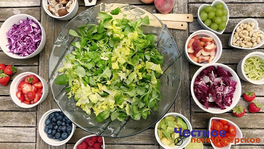 Какие продукты позволят избежать проблем с желудком во время праздников