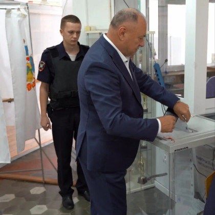 Депутат Госдумы Иван Демченко проголосовал на выборах в Госдуму