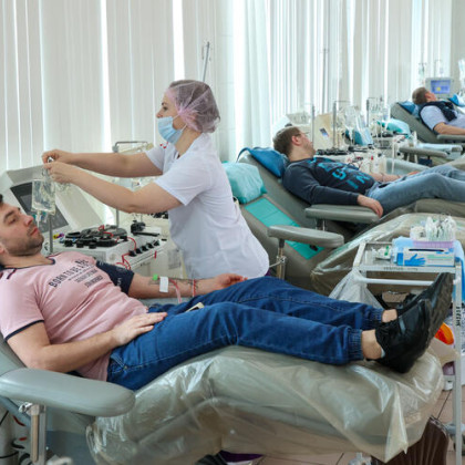День донора: какие льготы ждут тех, кто спасает жизни
