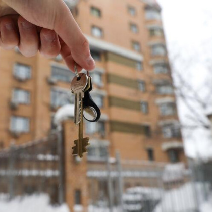 «Схема Долиной» набирает обороты: пенсионерка пытается отобрать квартиру, проданную ветерану СВО