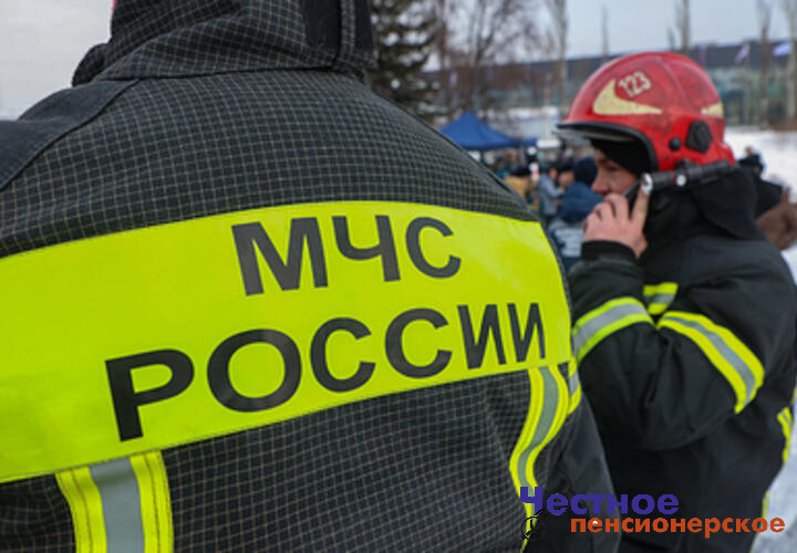 Тяжелая работа: 100-килограммового мужчину пришлось эвакуировать из леса спасателям на Кубани