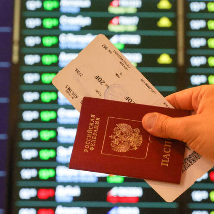 Оформим без очередей и за пару дней: россиянам начали предлагать опасные услуги