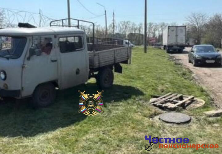 В Краснодаре пенсионер за рулем «УАЗа» врезался в забор и погиб