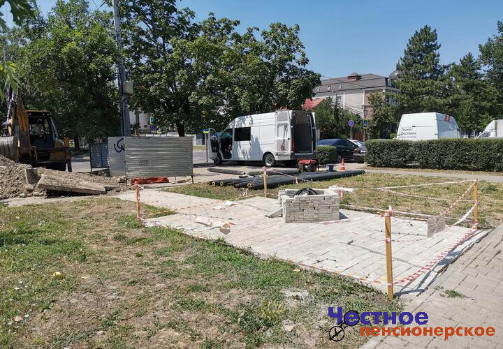 В Краснодаре построенного на народные деньги арт-объекта «Ракета» до сих пор нет на месте