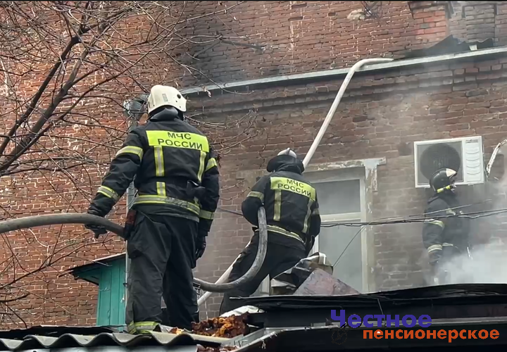 В Краснодаре утром произошло сразу два крупных пожара