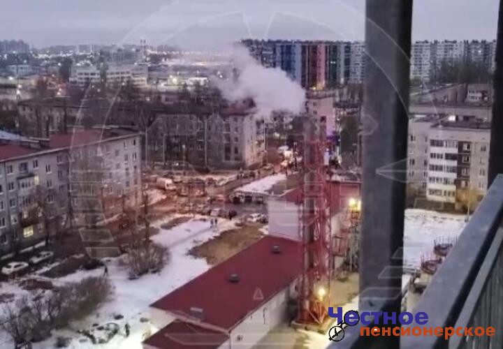 Взрыв в Петербурге: обломки БПЛА врезались в жилой дом на Пискаревском проспекте
