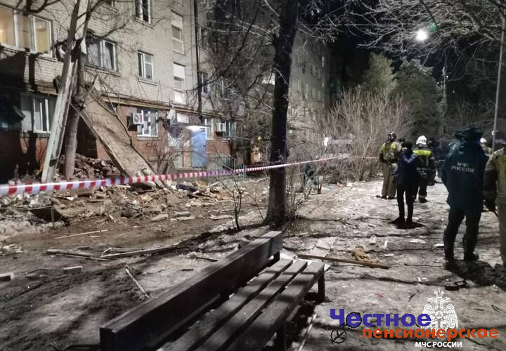 За жизнь пострадавшего борются врачи, возбуждено уголовное дело: что известно о взрыве в жилом доме в Белореченске к этой минуте