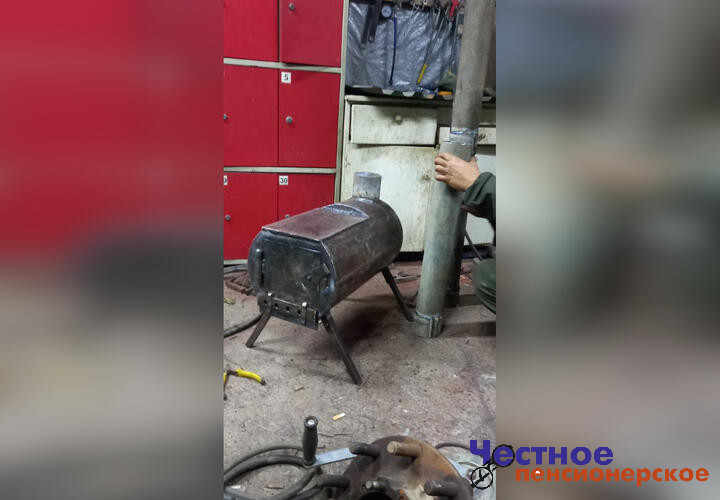 Житель Кубани делает для бойцов СВО печи из газовых баллонов
