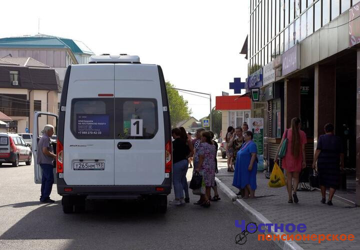 Жители Абинска благодарят депутата Госдумы Ивана Демченко за новые автобусы